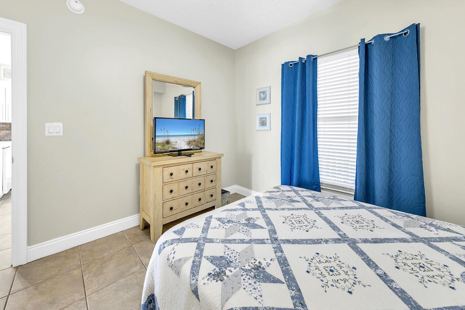 Gulf Crest 205 - Awesome Gulf Views - Huge Balcony Apartment *
